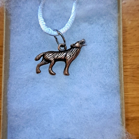 Jewelry - Copper Howling Wolf Necklace